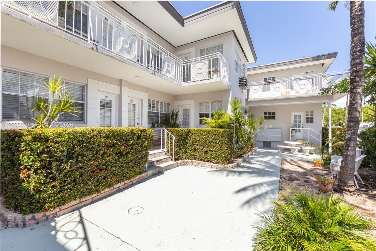 717 Espanola Way, Unit 110, Miami Beach, FL 33139 Photo