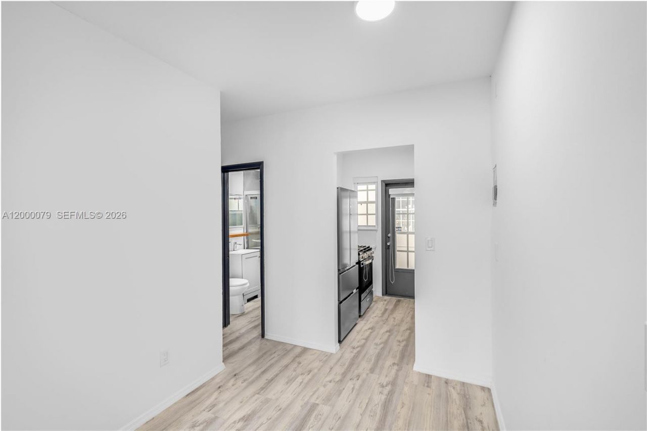 717 Espanola Way, Unit 110, Miami Beach, FL 33139 Photo