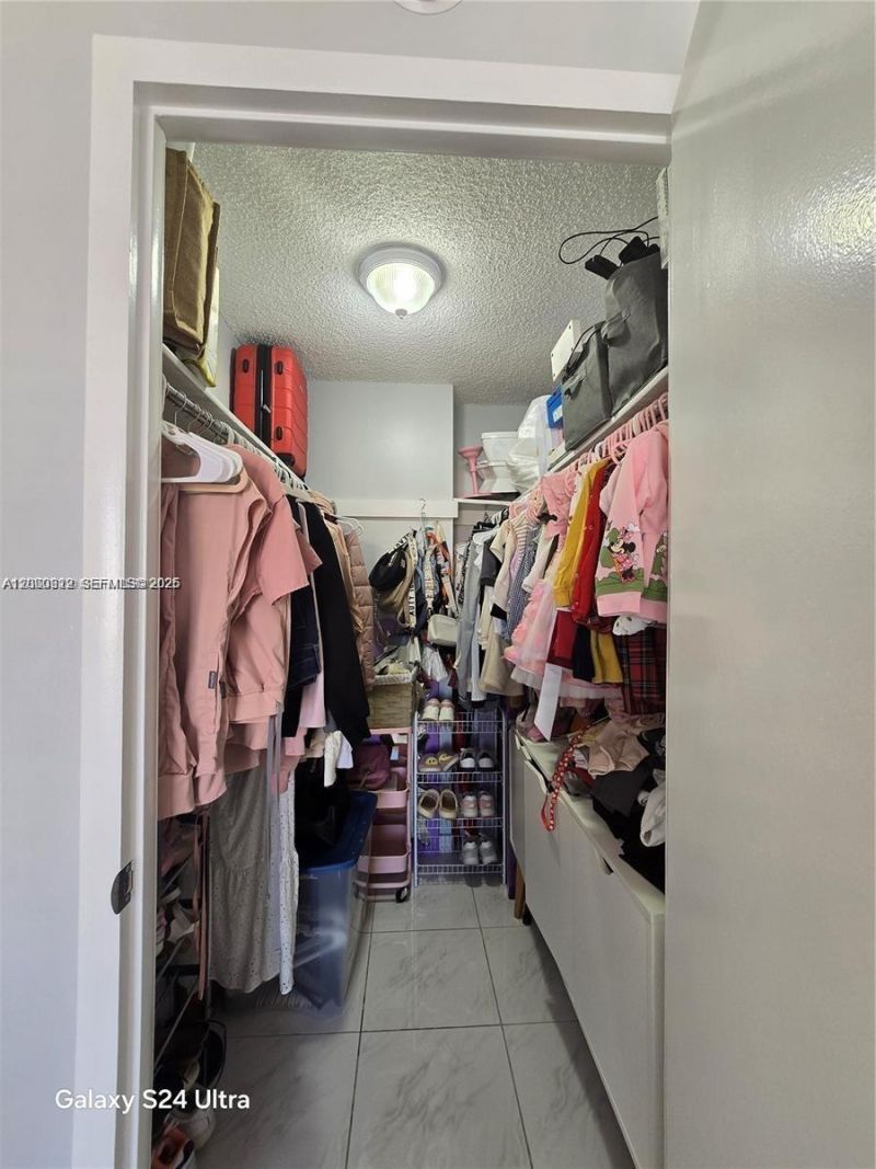 5201 NW 7th St, Unit 609W, Miami, FL 33126 Photo