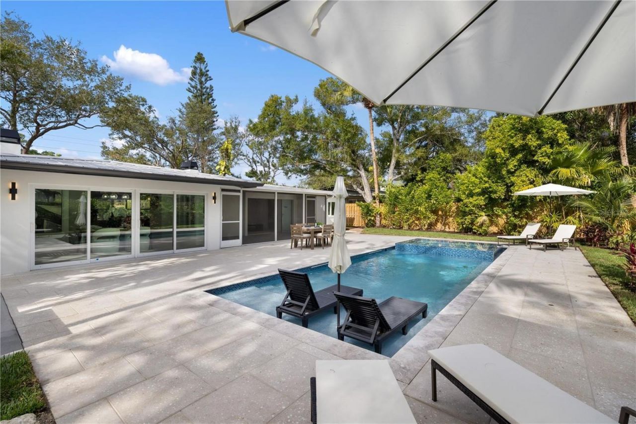 3705 Tangier Terrace, Sarasota, FL 34239 Photo