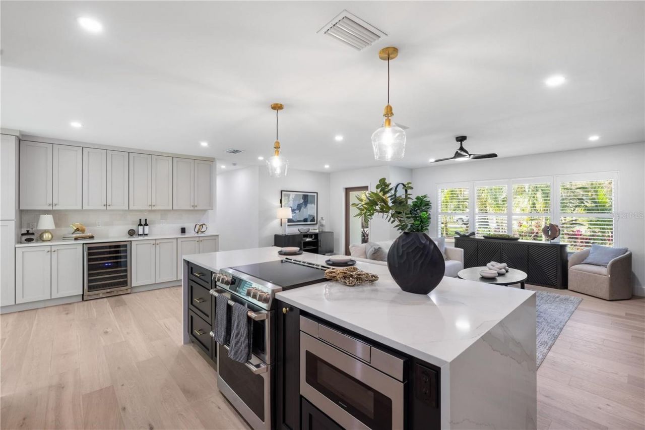 3705 Tangier Terrace, Sarasota, FL 34239 Photo