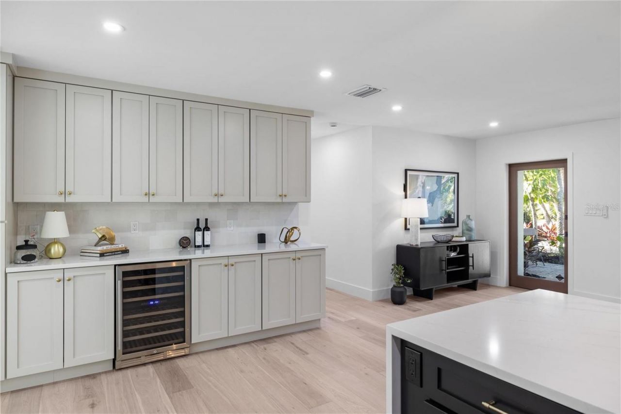 3705 Tangier Terrace, Sarasota, FL 34239 Photo