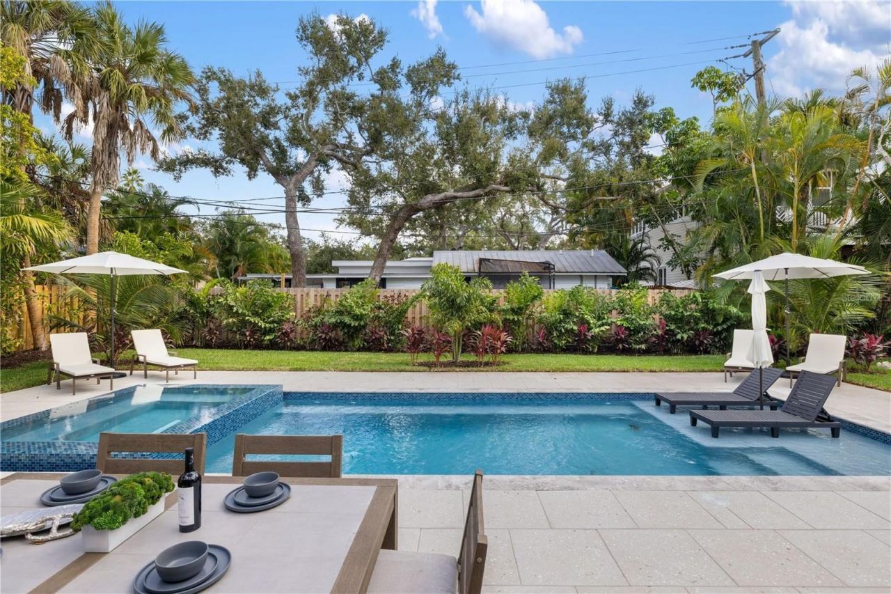 3705 Tangier Terrace, Sarasota, FL 34239 Photo