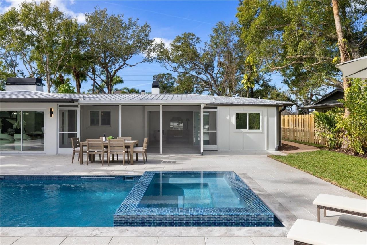 3705 Tangier Terrace, Sarasota, FL 34239 Photo