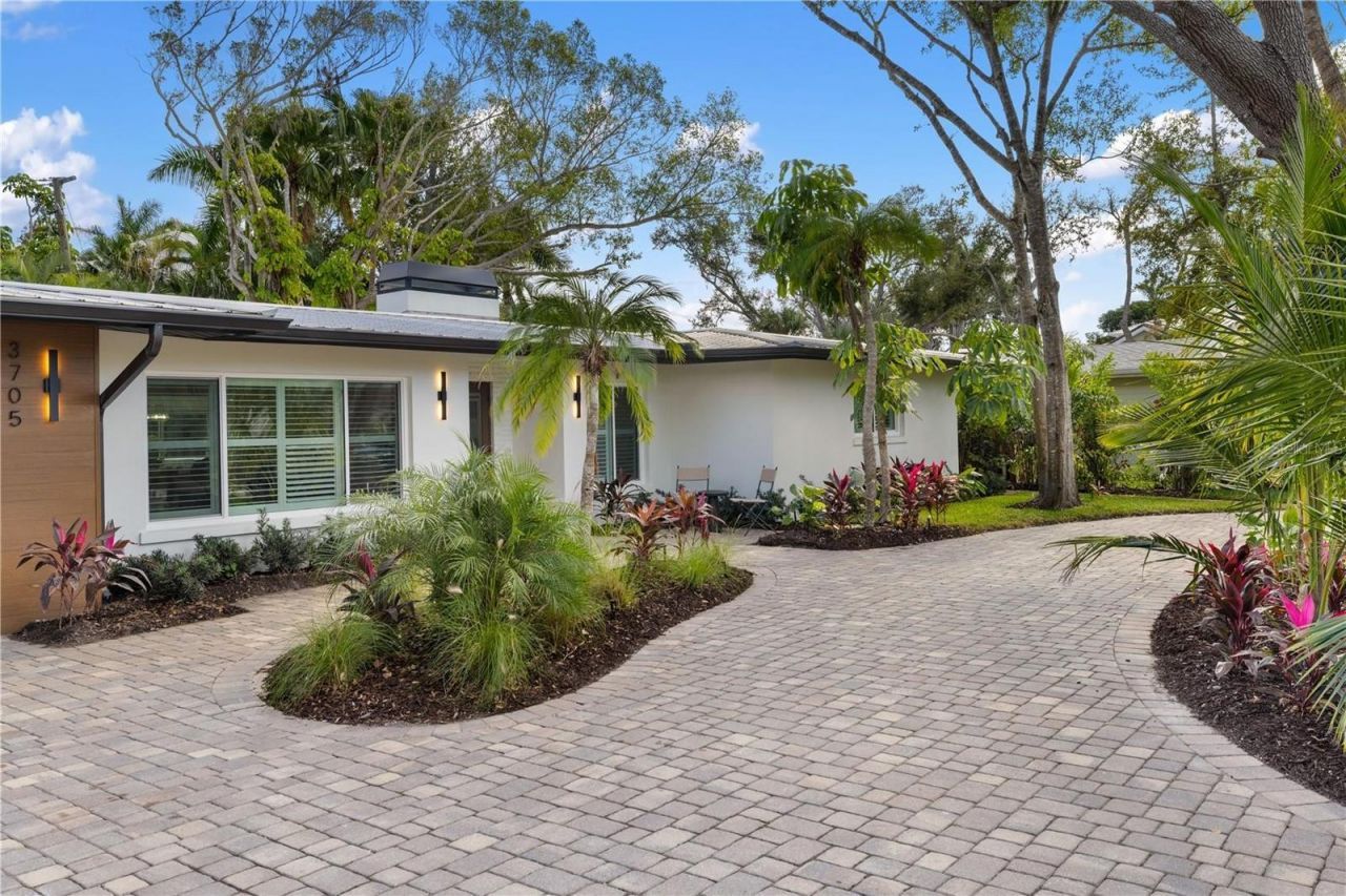 3705 Tangier Terrace, Sarasota, FL 34239 Photo