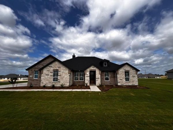 140 Hillview Trail, Decatur, TX 76234
