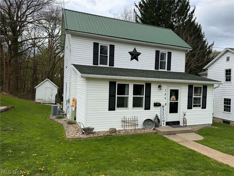 144 2nd Street SE, Carrollton, OH 44615 Photo 2