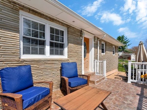 123 Thatchers Hill Rd, Raritan, NJ 08822