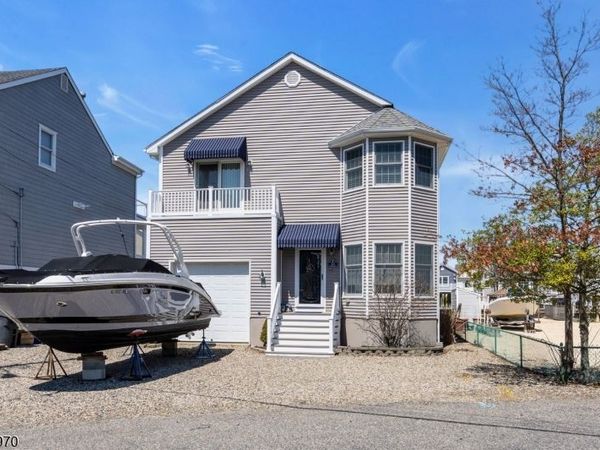 43 Farragut Dr, Brick, NJ 08723