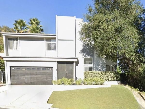 17033 Empanada Place, Encino, CA 91436