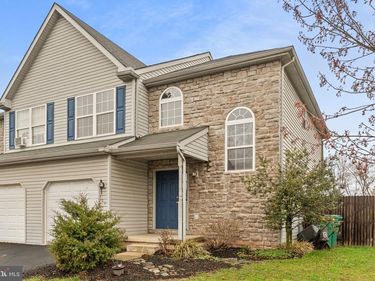 769 HUNTER DRIVE, PENNSBURG, PA 18073