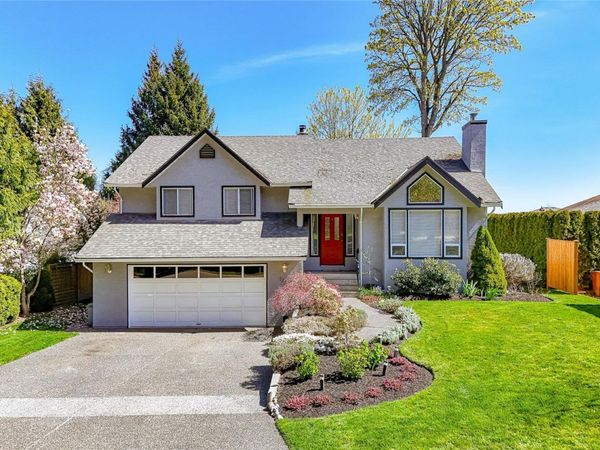 6435 Loganberry Pl, Central Saanich, BC V8Z 7E6