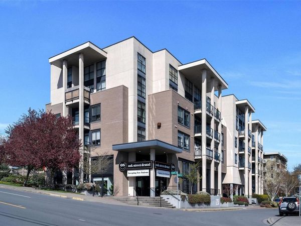820 Short St, Unit 205, Saanich, BC V8X 2V6