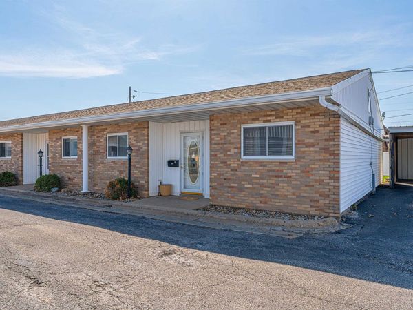 420 BRENTWOOD Road, Unit 105, Morton, IL 61550