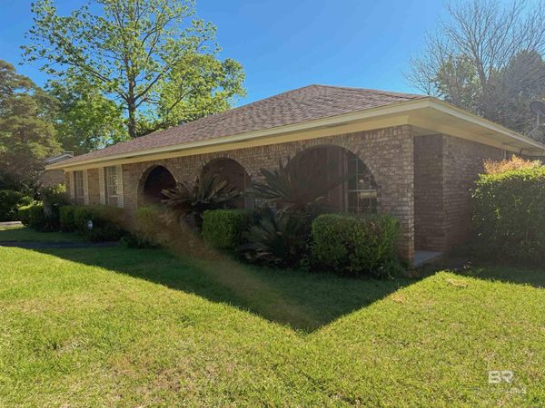 2102 Wildwood Drive, Brewton, AL 36426