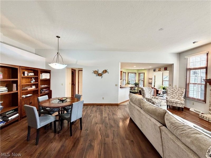 22 Walker Circle, Girard, OH 44420 Photo 6