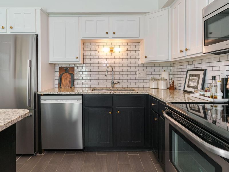 195 E Mithoff Street , Columbus, OH 43206 Photo 13