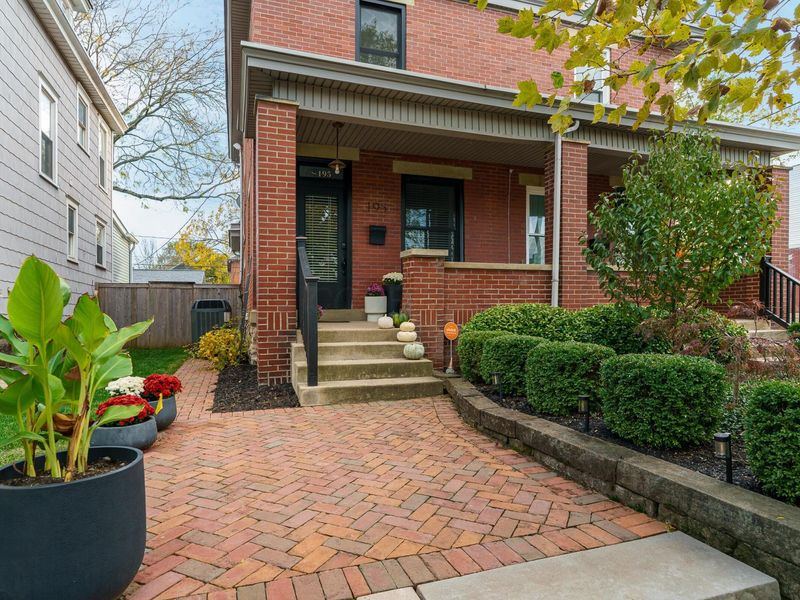 195 E Mithoff Street , Columbus, OH 43206 Photo 2