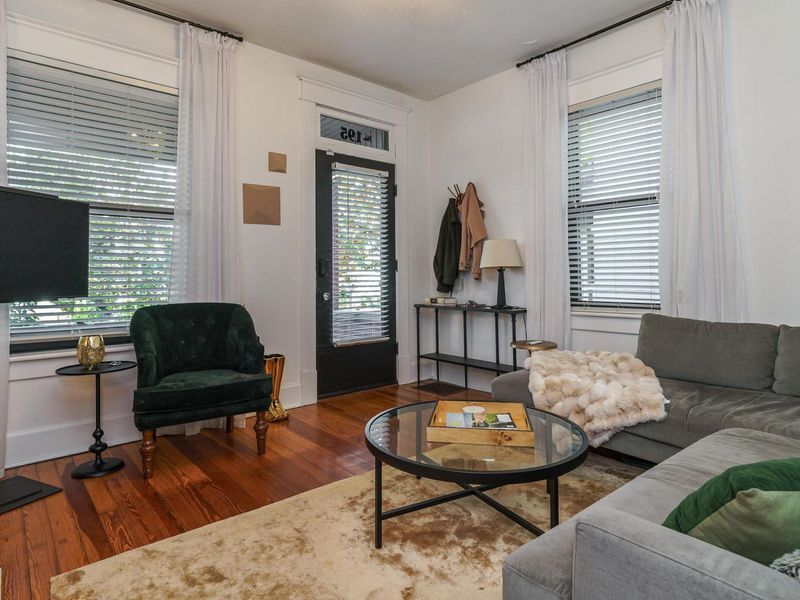 195 E Mithoff Street , Columbus, OH 43206 Photo 5