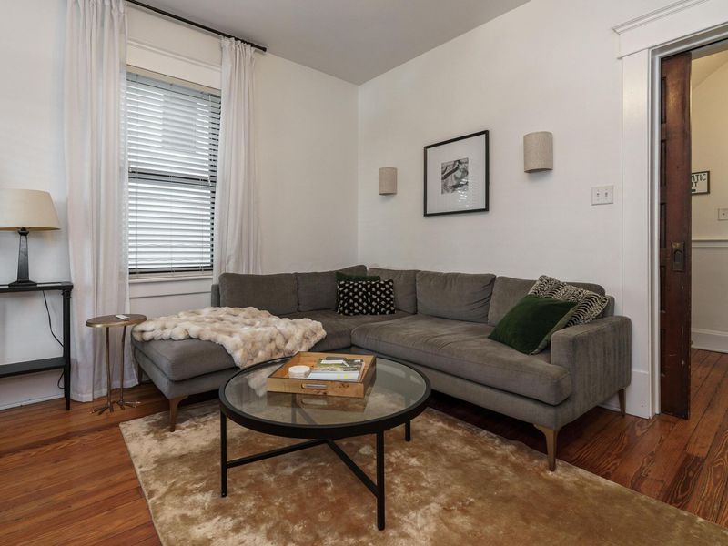 195 E Mithoff Street , Columbus, OH 43206 Photo 6