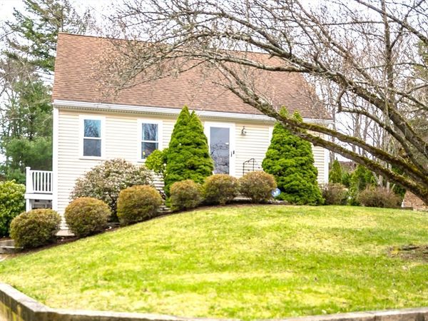 18 Cherrywood Circle, Plymouth, MA 02360