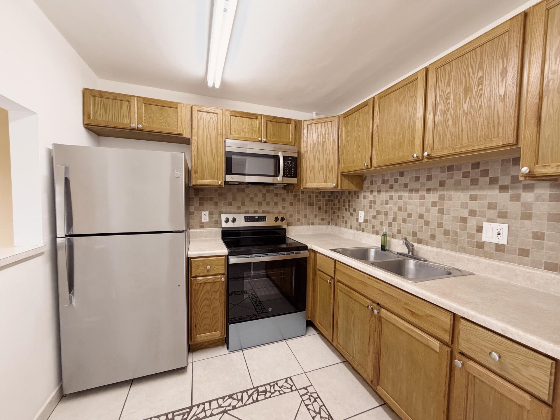 600 Village Green Court, Unit 203, Palm Springs, FL 33461 Photo