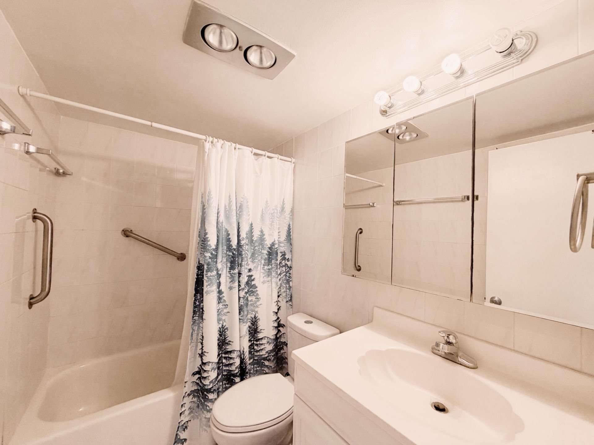 100 E Village Green Cir Circle E, Unit 306, Palm Springs, FL 33461 Photo