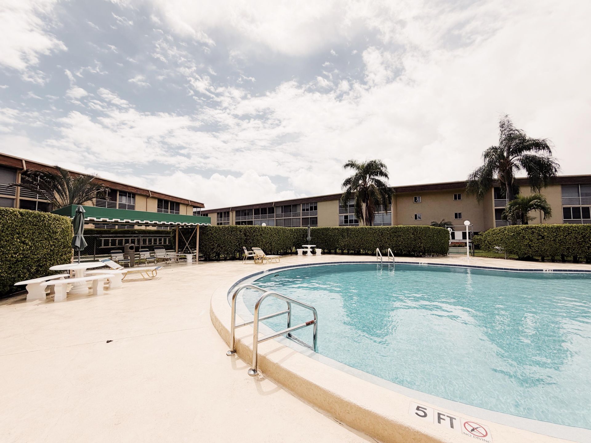 100 E Village Green Cir Circle E, Unit 306, Palm Springs, FL 33461 Photo