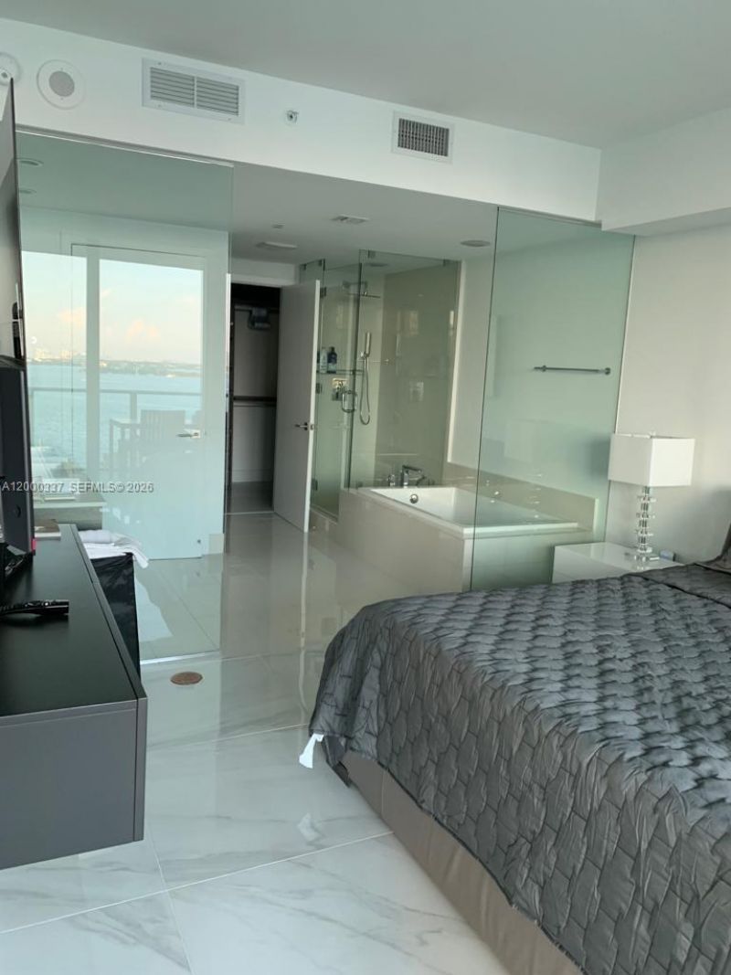 650 NE 32 St, Unit 705, Miami, FL 33137 Photo