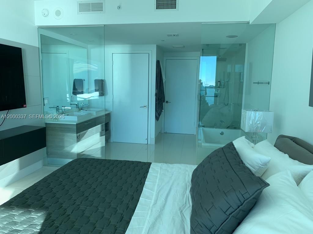 650 NE 32 St, Unit 705, Miami, FL 33137 Photo