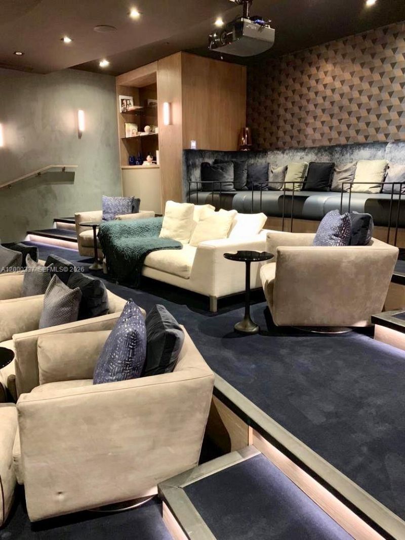 650 NE 32 St, Unit 705, Miami, FL 33137 Photo