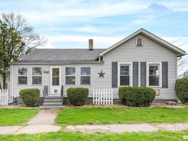 207 N ADAMS Street, Washburn, IL 61570