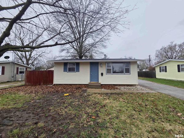 1722 HARRISON Street, Galesburg, IL 61401