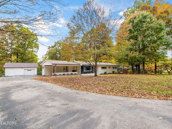 2212 Ridgecrest Drive, Maryville, TN 37803