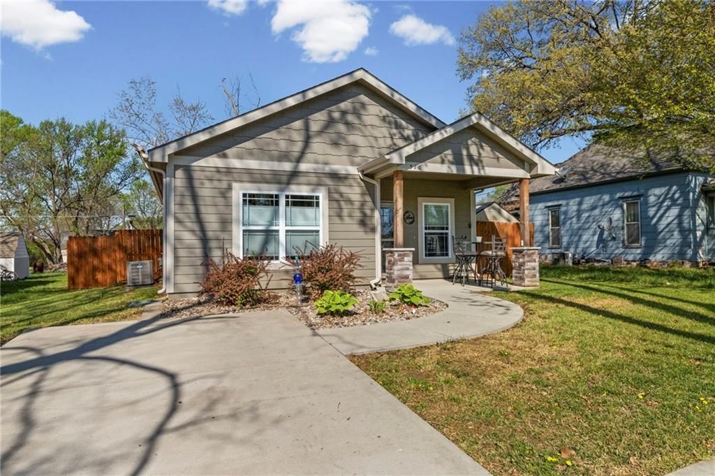 516 N Mulberry Street, Ottawa, KS 66067 Main Photo