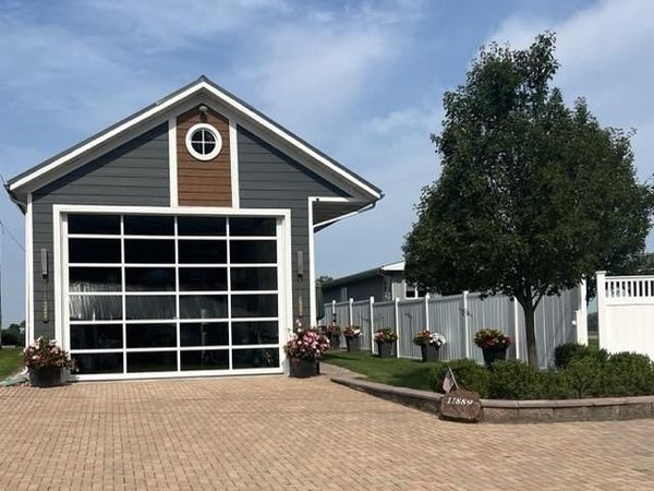 11889 N Forest Drive, Syracuse, IN 46567