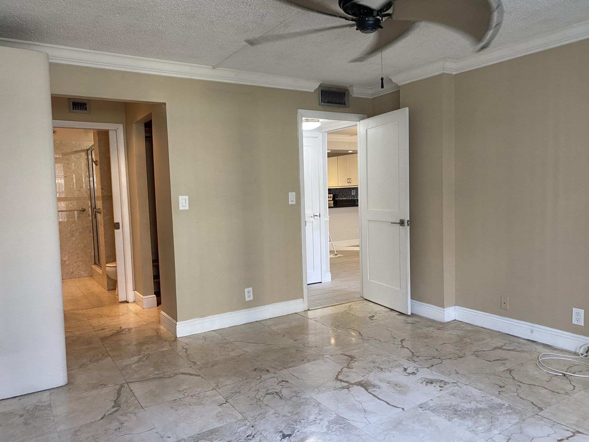 15 Royal Palm Way, Unit #107, Boca Raton, FL 33432 Photo