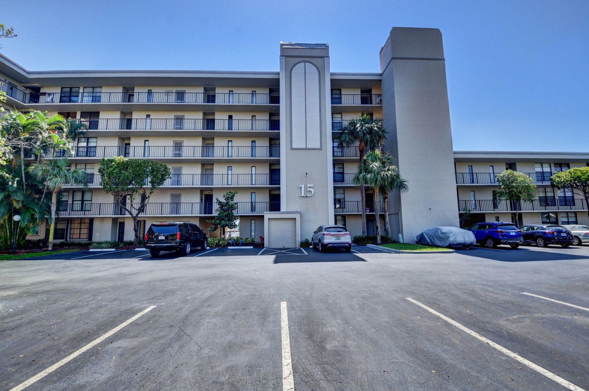 15 Royal Palm Way, Unit #107, Boca Raton, FL 33432 Photo