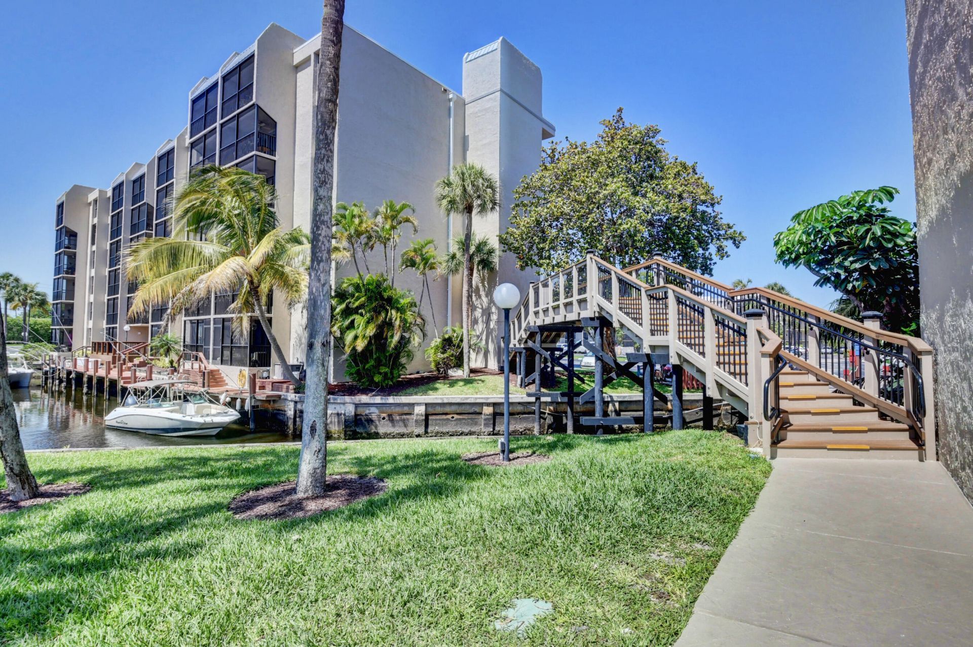 15 Royal Palm Way, Unit #107, Boca Raton, FL 33432 Photo