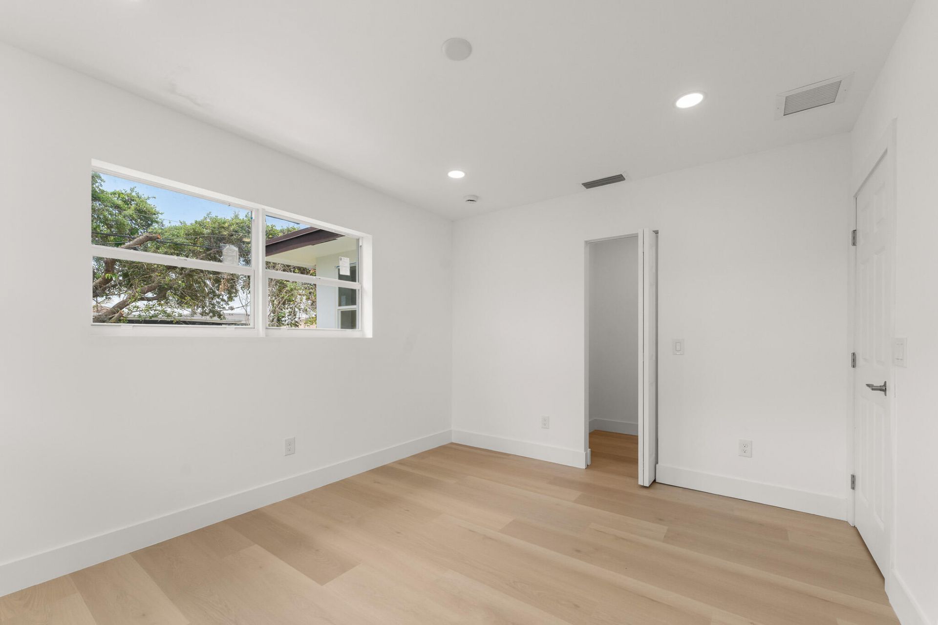 111 W 35th Street, Riviera Beach, FL 33404 Photo