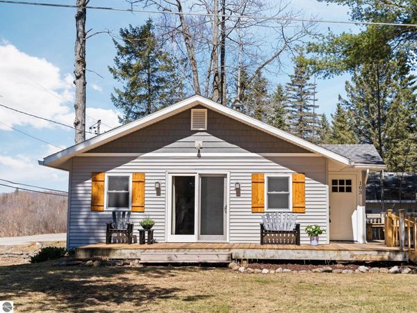 103 Poplar Court, Cadillac, MI 49601