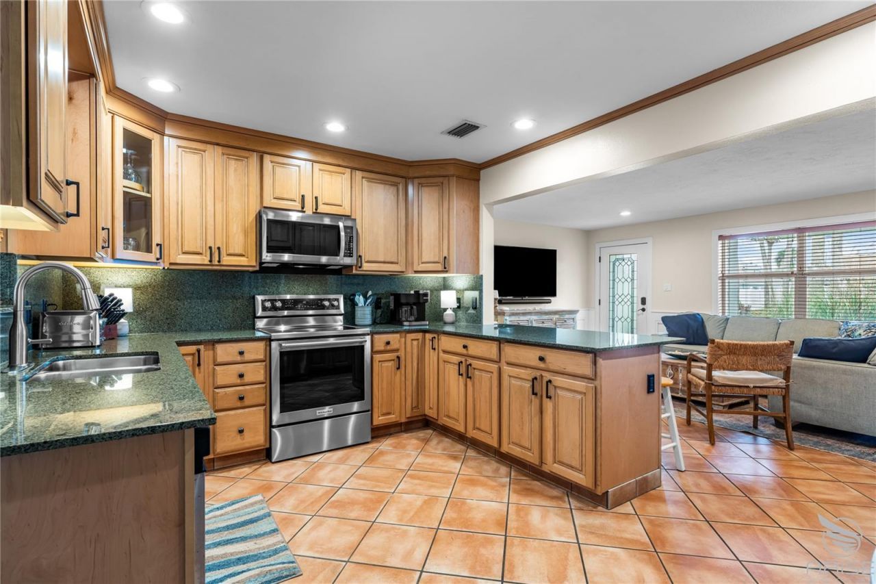 818 Hope Avenue, New Smyrna Beach, FL 32169 Photo