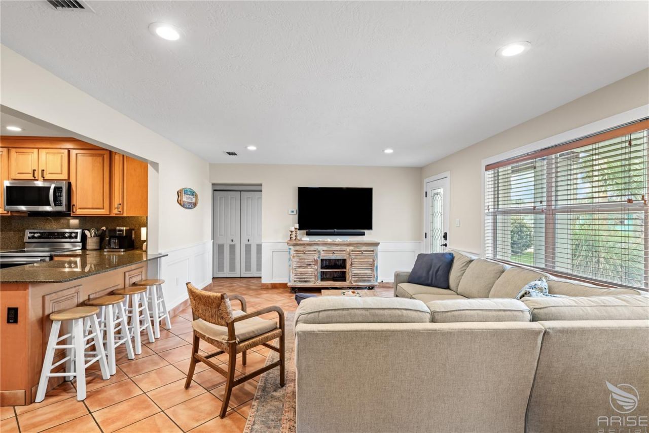 818 Hope Avenue, New Smyrna Beach, FL 32169 Photo