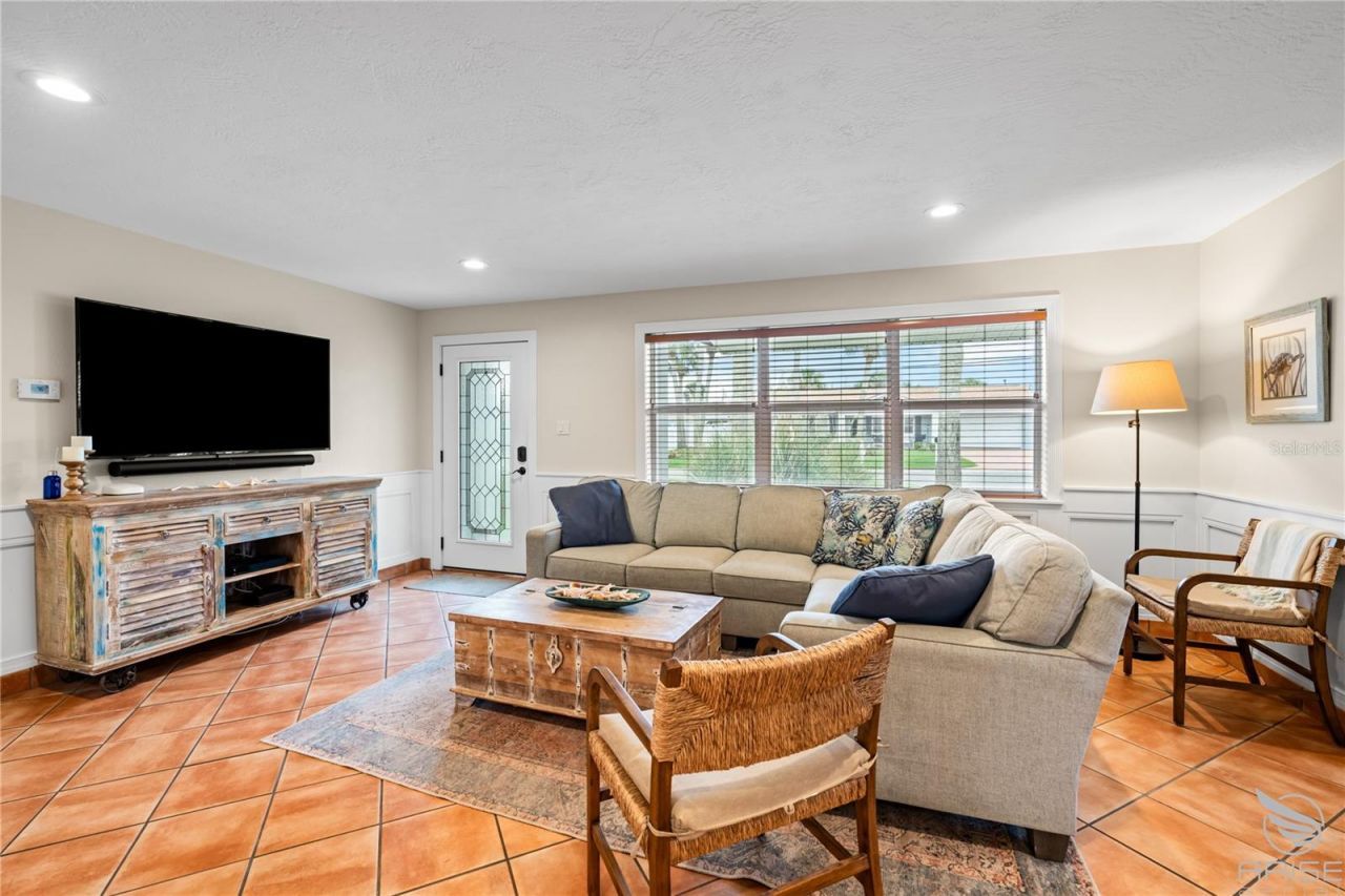 818 Hope Avenue, New Smyrna Beach, FL 32169 Photo