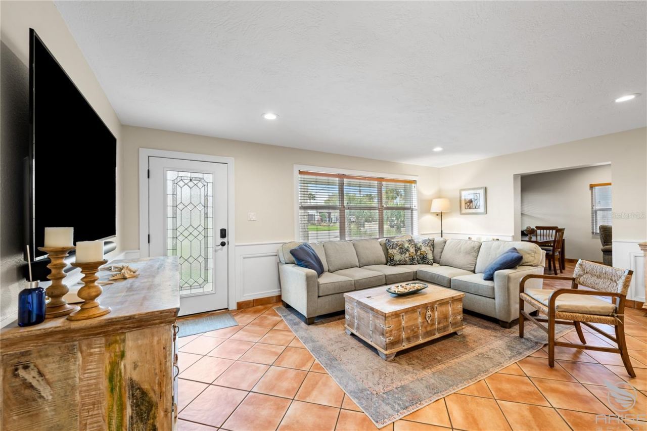 818 Hope Avenue, New Smyrna Beach, FL 32169 Photo