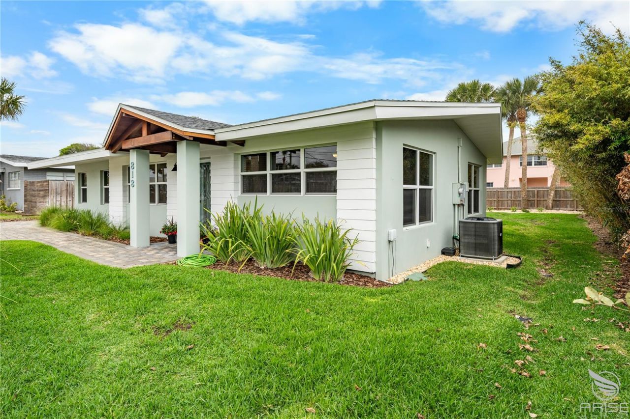 818 Hope Avenue, New Smyrna Beach, FL 32169 Photo