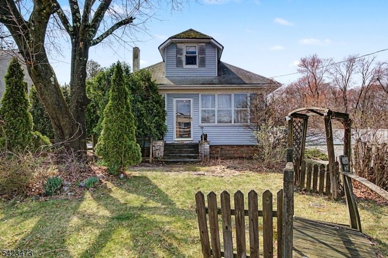 785 Macopin Rd, West Milford, NJ 07480 Main Photo