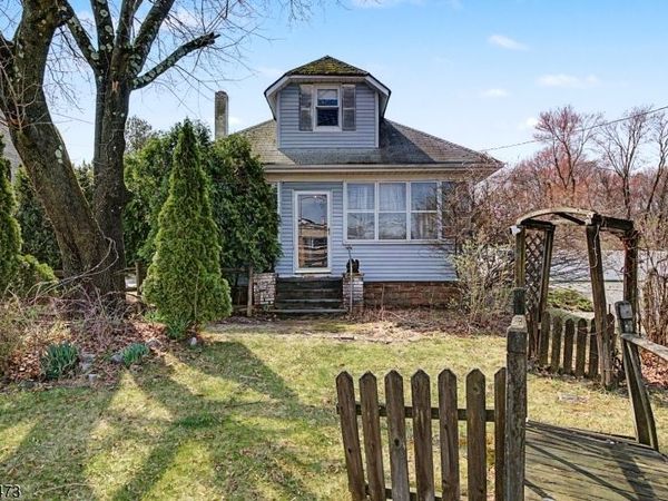785 Macopin Rd, West Milford, NJ 07480