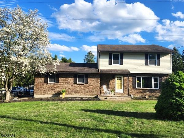 16 Abrams Rd, Holland, NJ 08848
