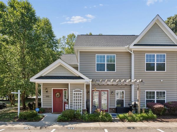 102 Lakeview Cove, Smithfield, VA 23430